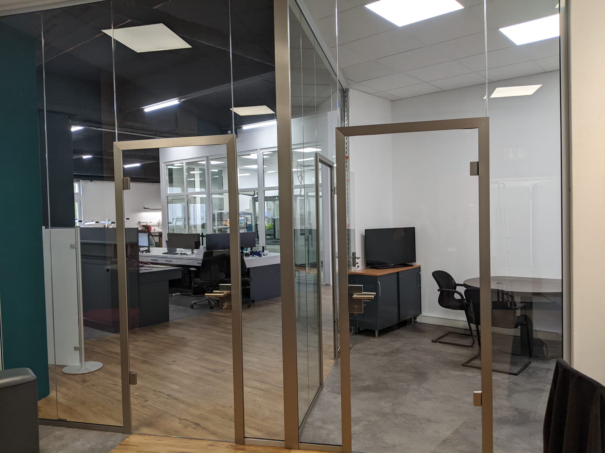 Bürotrennwand 10