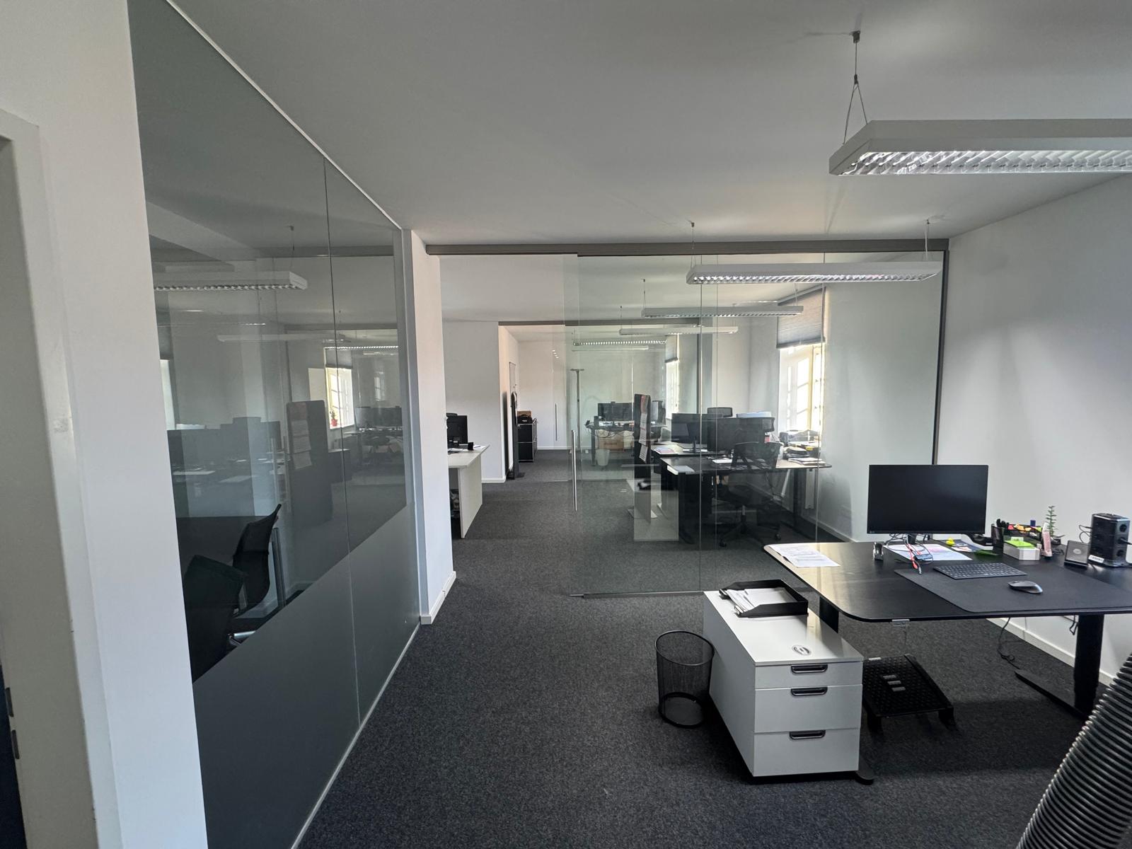Bürotrennwand 3